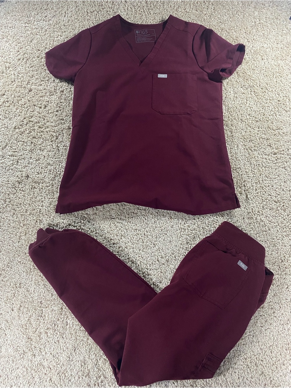 Figs Scrub Set Maroon Top and Bottoms Zamora Joggers Small Petite Burgundy
